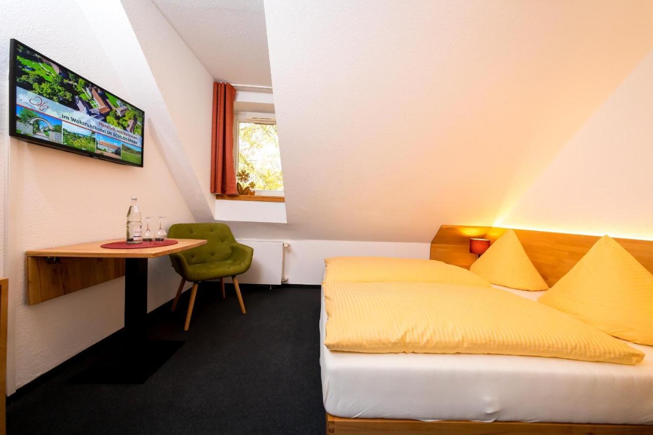 Wohlfuehlhotel Im Schlosspark - Self Checkin Willebadessen Kültér fotó