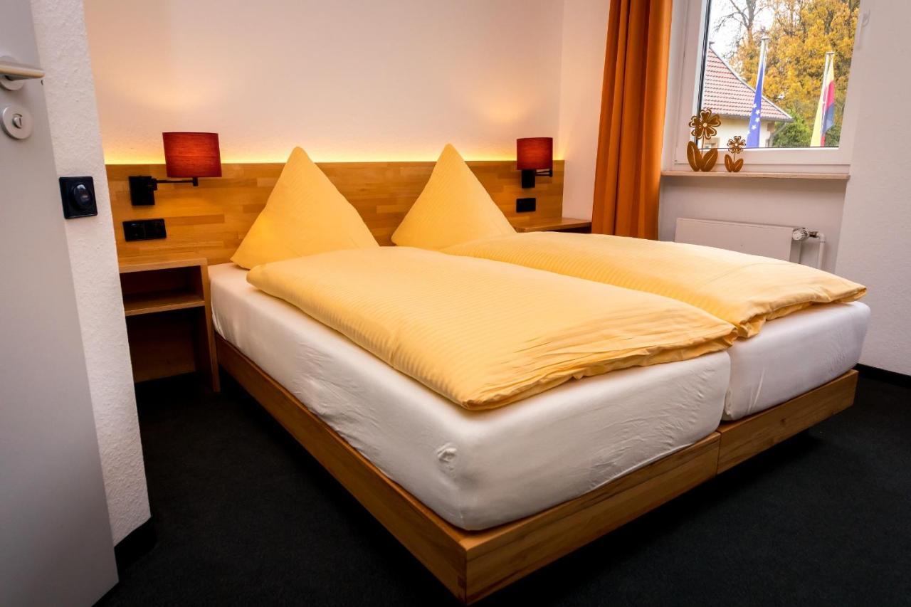 Wohlfuehlhotel Im Schlosspark - Self Checkin Willebadessen Kültér fotó